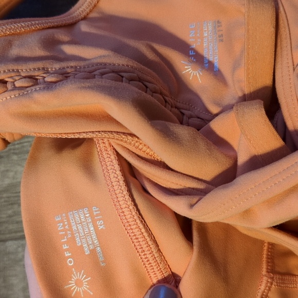 Aerie bike shorts and tank workout set - Picture 3 of 3